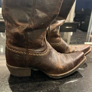 Ariat size 6 cowboy boots